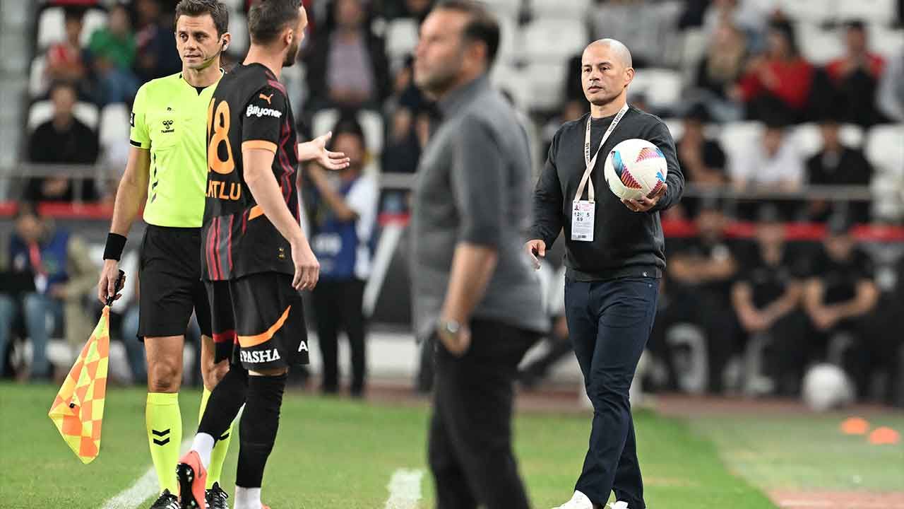 Galatasaray maçında Alex de Souza neye uğradığını şaşırdı! Tribünlerden şok tezahürat! 