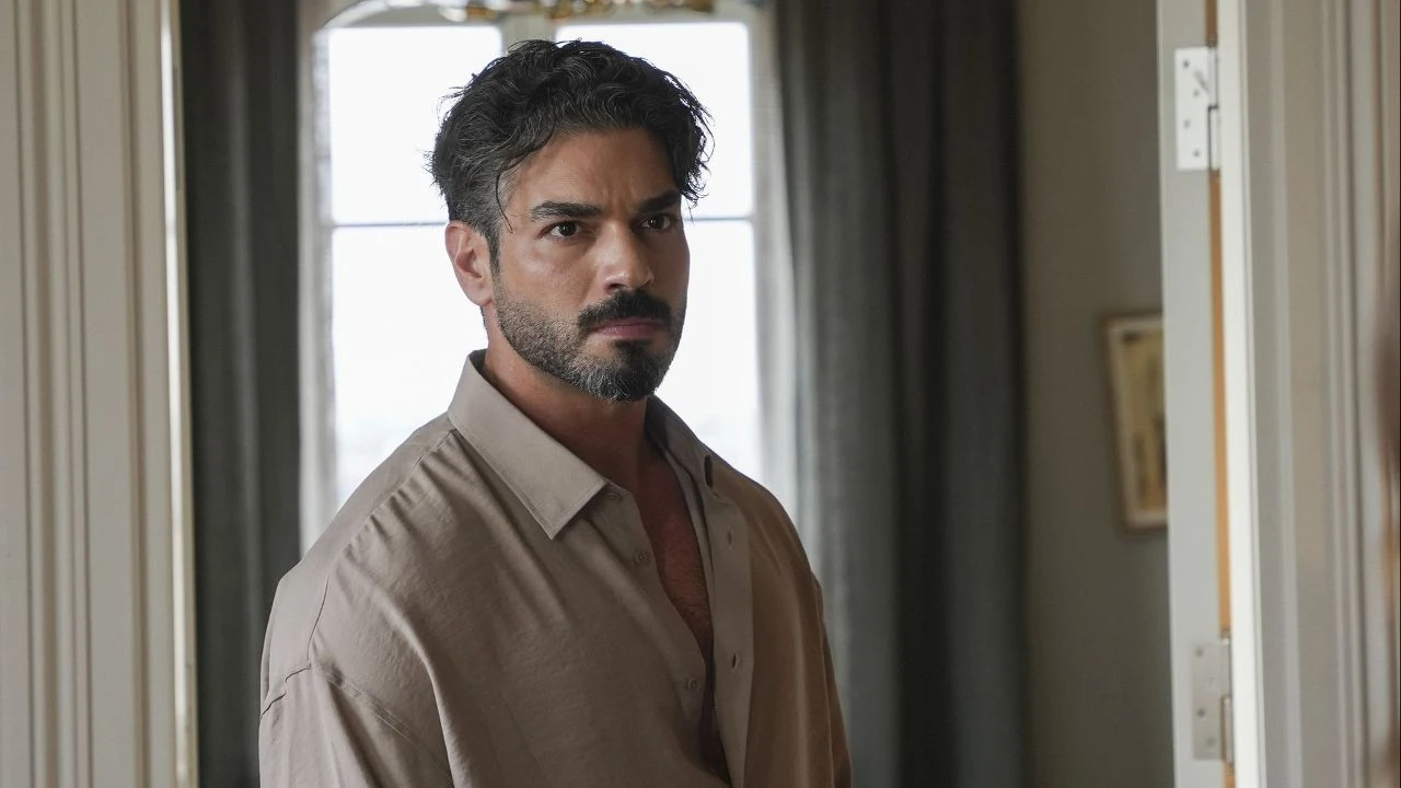 Karadut dizisi pazartesi günleri ATV ekranlarında yayınlanıyor