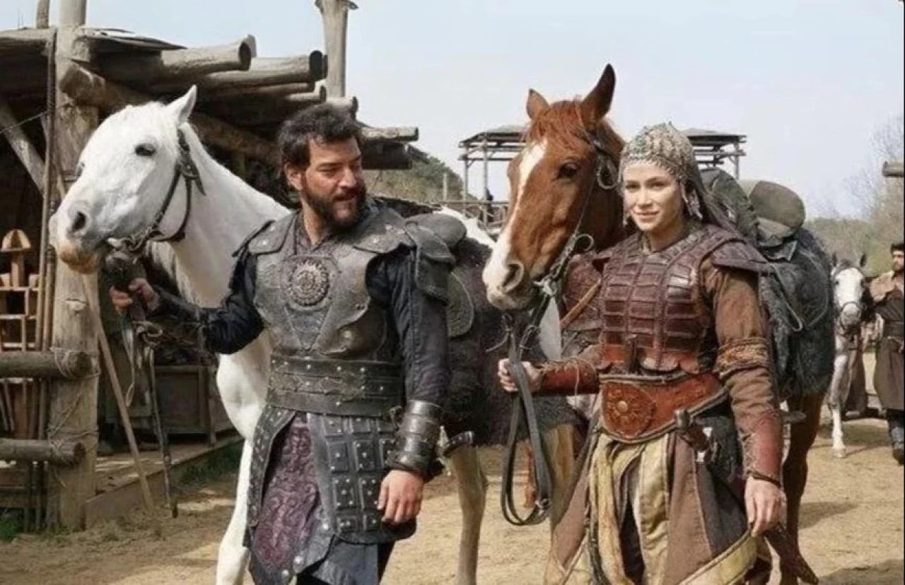 Kuruluş Osman dizisine bebek müjdesi: Buse Arslan ve Çağrı Şensoy haberi verdi - 2. Resim