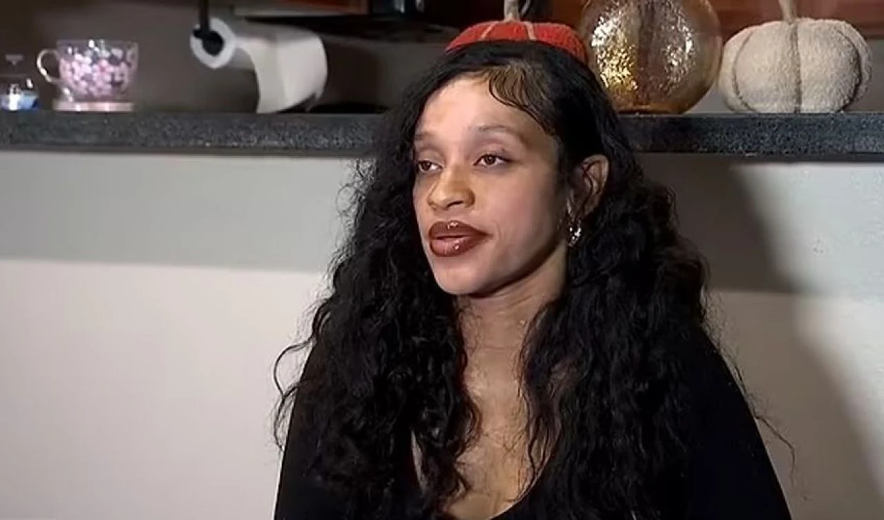 Oyun oynamak için yatağın üstüne çıktı! Dördüncü kattan aşağı düştü