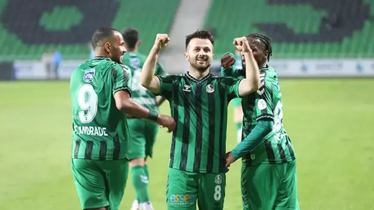 Sakaryaspor, İstanbulspor&#039;u 3 golle geçti!