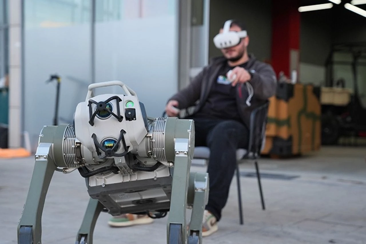 Türk mühendisler geliştirdi! Geleceğin savaş robotları SAHA'da: