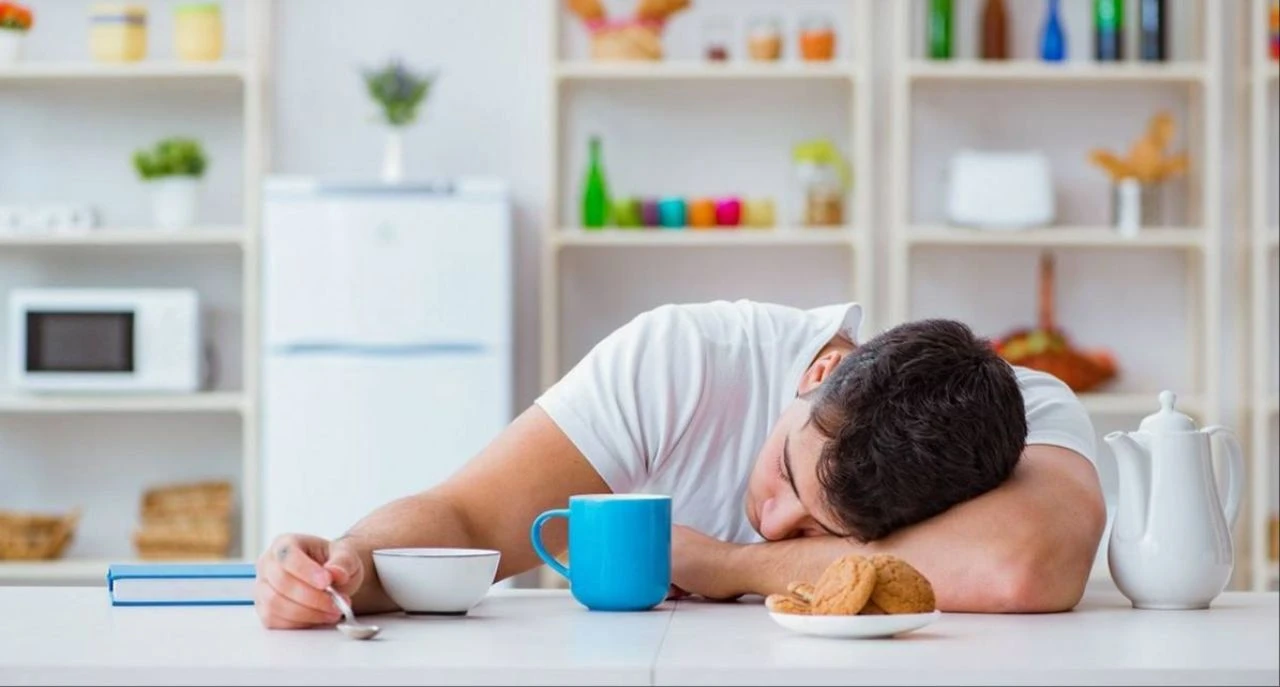 Yemek sonrası ağırlık çökmesinin sebebi bulundu! Bu yedikleriniz uykunuzu getiriyor