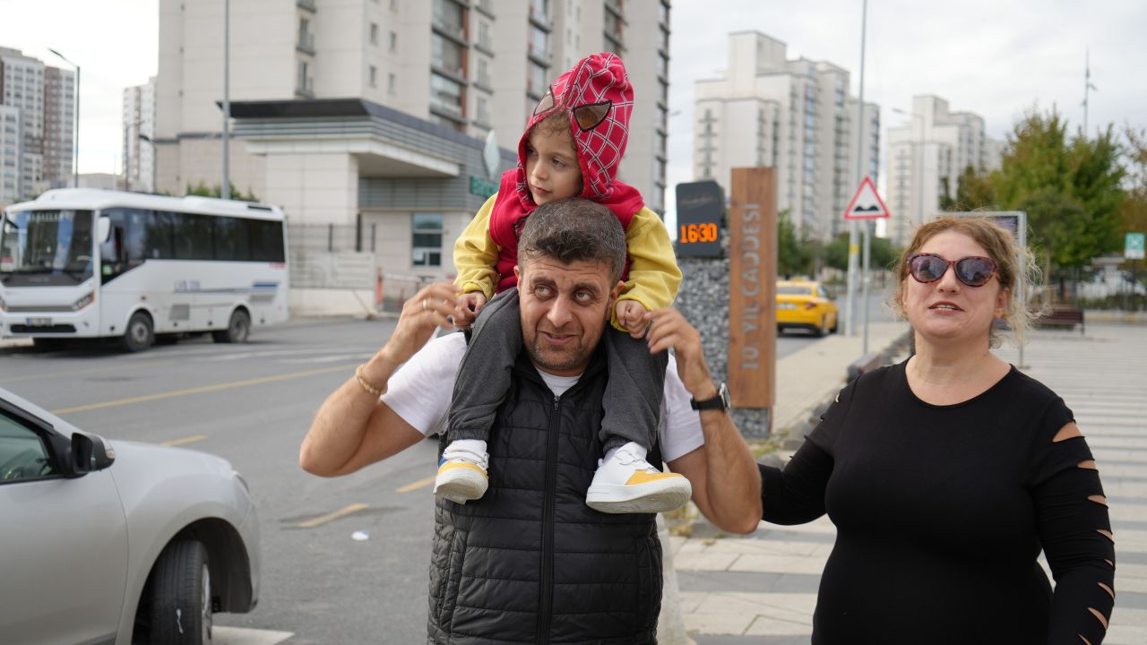 Yenidoğan çetesinin ilk mağdurları konuştu! Çocukları engelli kaldı, sözleri tüyler ürpertti: "Hastaneden değiştirmesek öldüreceklerdi" - 2. Resim