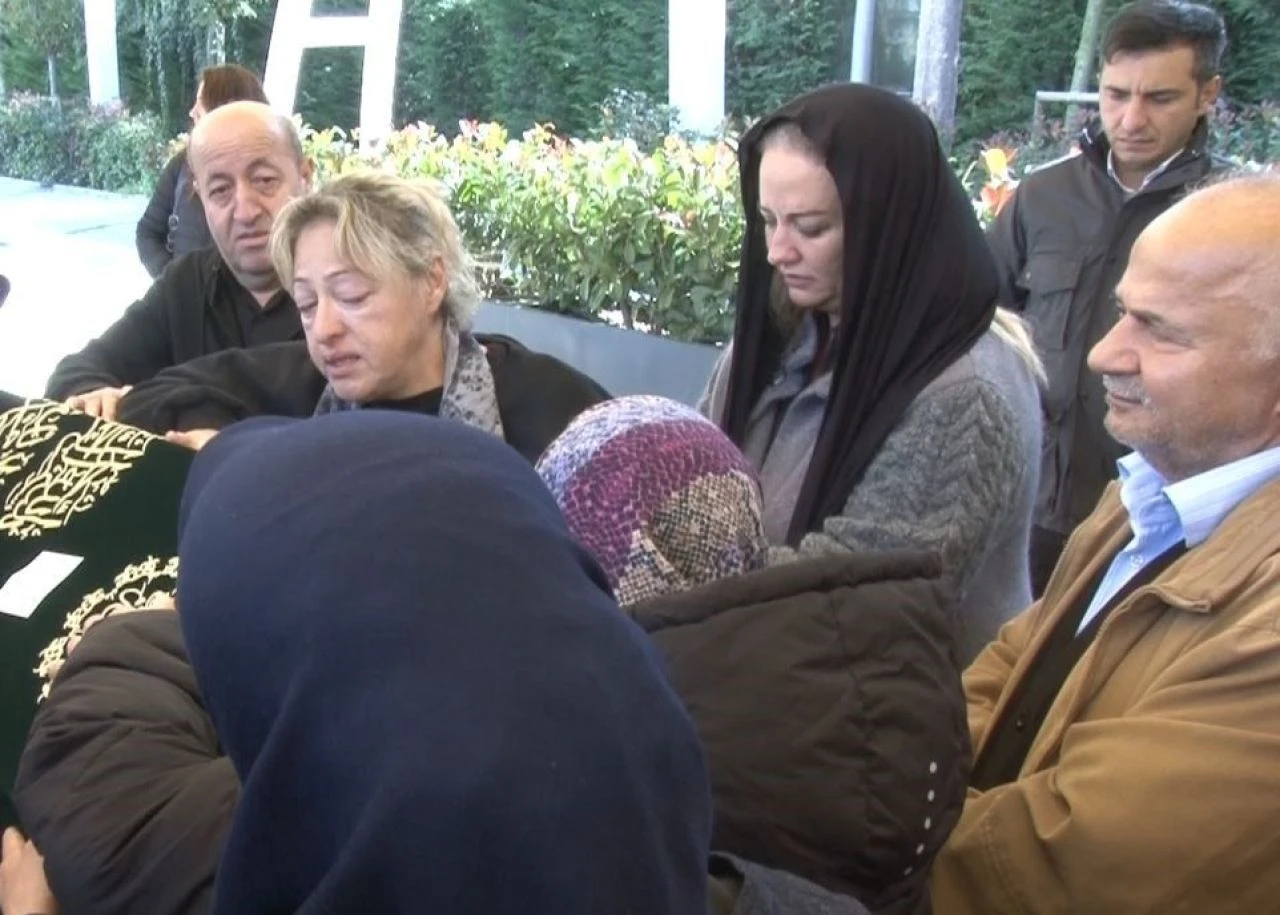 Gülse Birsel sessizliğini bozdu, Vural Çelik'in ailesi tepki gösterdi: "Kalemi yetenekli olabilir ama..."