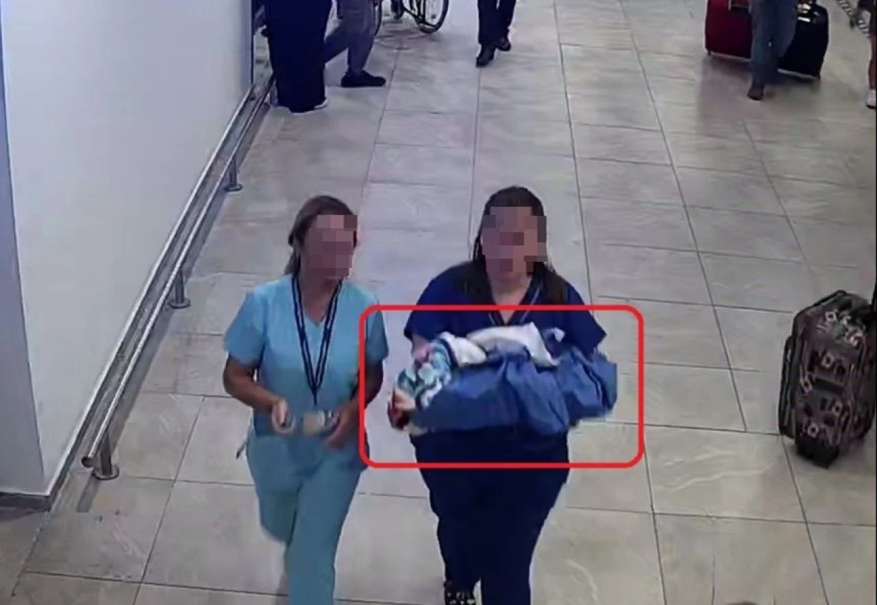 Kriptik hamilelik yaşayan Rus anne havalimanı tuvaletinde doğum yapmıştı! Belirtileri ve nasıl olduğu gündem oldu