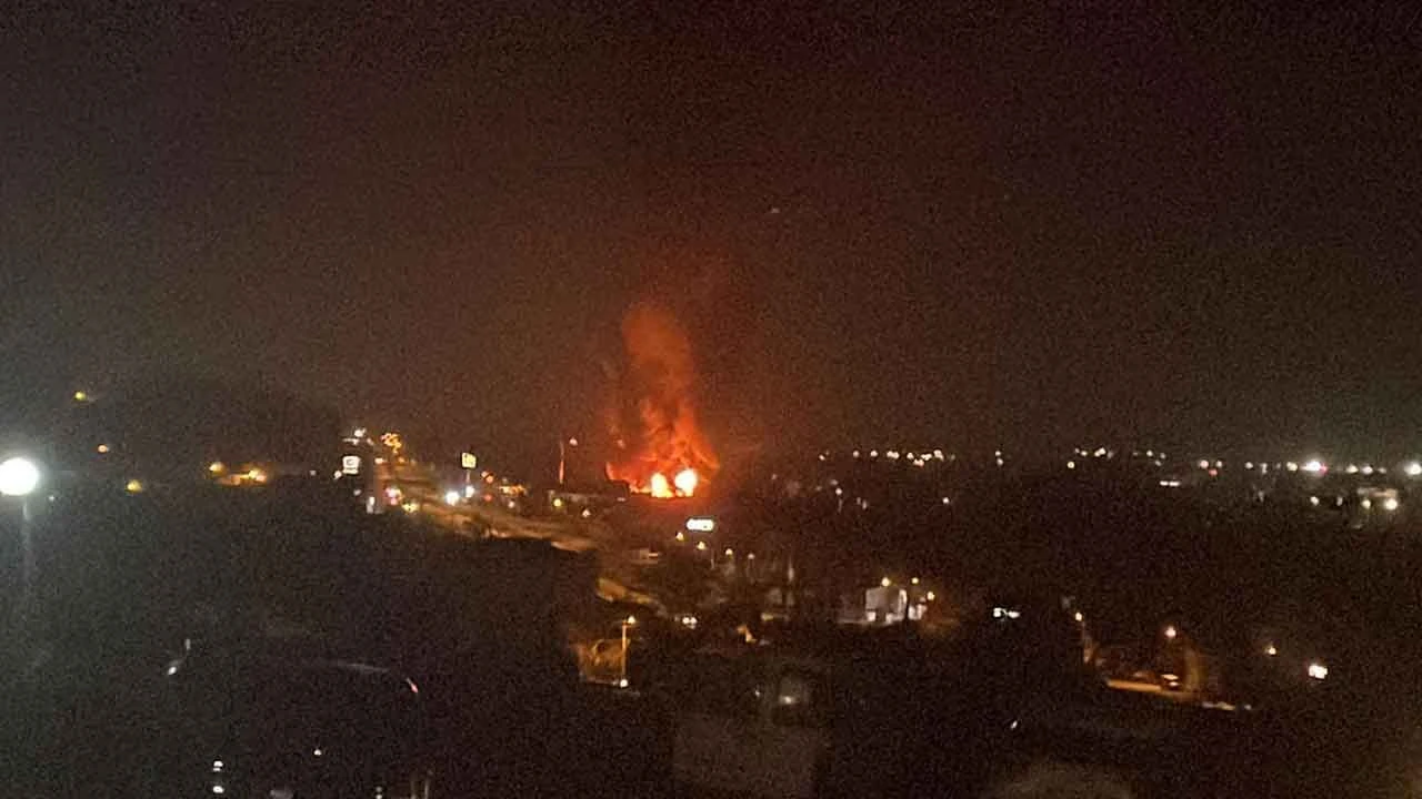 Sakarya'da kauçuk fabrikasında yangın! Çok sayıda iş yerine sıçradı - 4. Resim