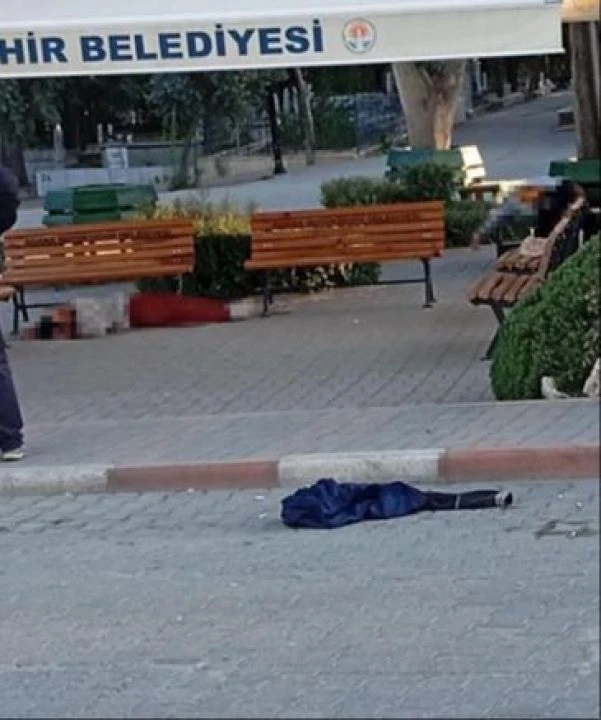 Son dakika | Adana'da korkunç olay! Mezarlığı ziyaret eden 3 kadın öldürüldü - 1. Resim