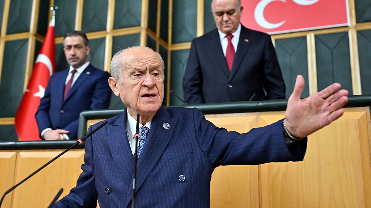 Devlet Bahçeli 'Öcalan' çağrısını bu sembollerle yaptı! Yüzük ve rozetin şifresi çözüldü - 1. Resim