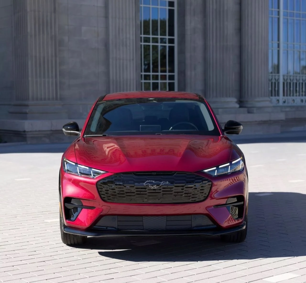 Ford, elektrikli Mustang Mach-E modelini yeniledi: Fiyatı 4 bin dolar ucuzladı - 2. Resim