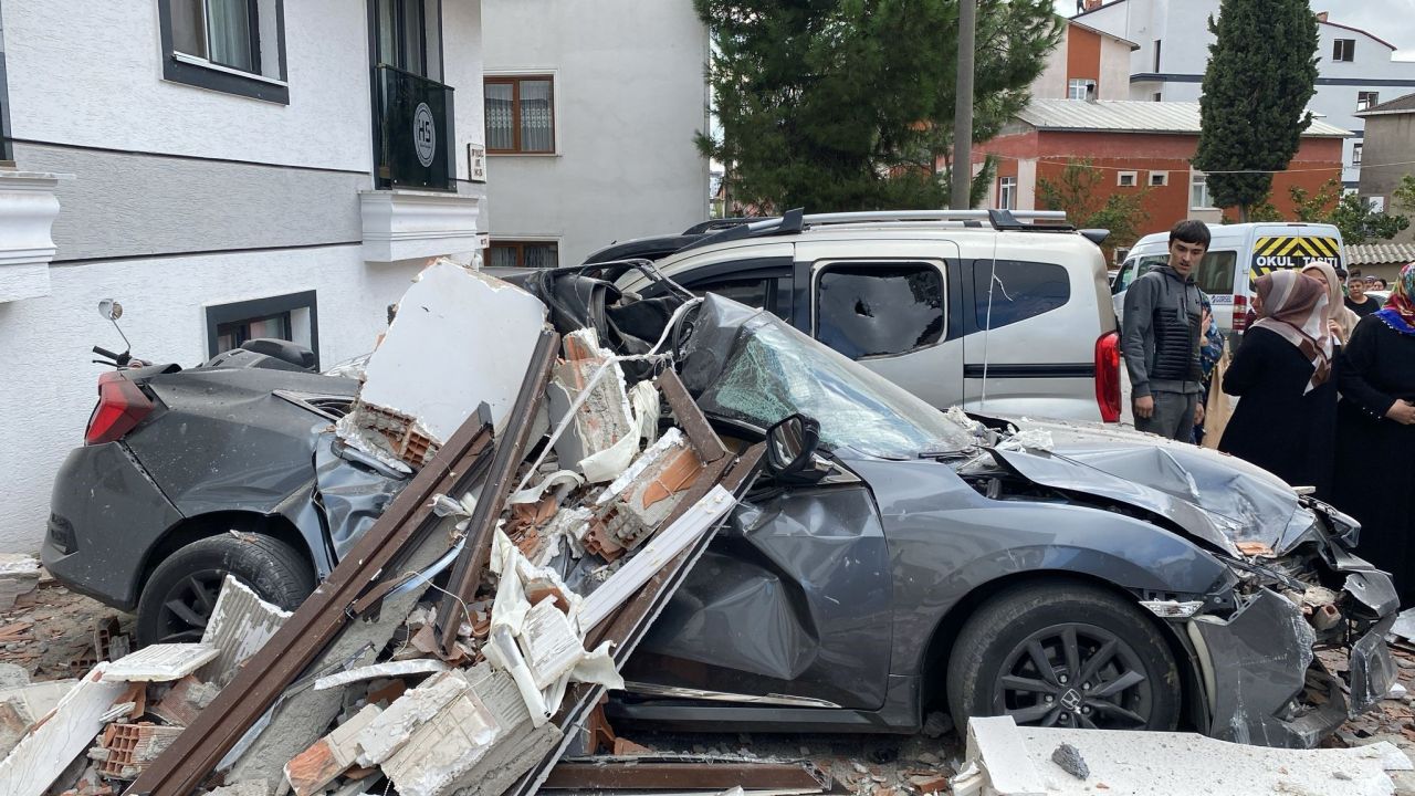 Gebze'de binada korkutan patlama! Ortalık savaş alanına döndü: Yaralılar var - 1. Resim