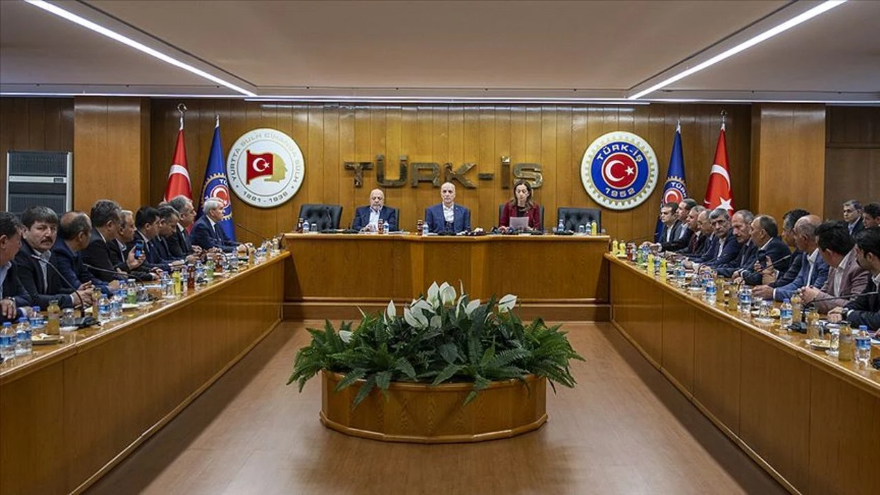 HAK-İŞ’ten asgari ücret ve emekli maaş bağlama sistemi tepkisi ! Kıdem tazminatında arabuluculuğu da eleştirdi - 4. Resim