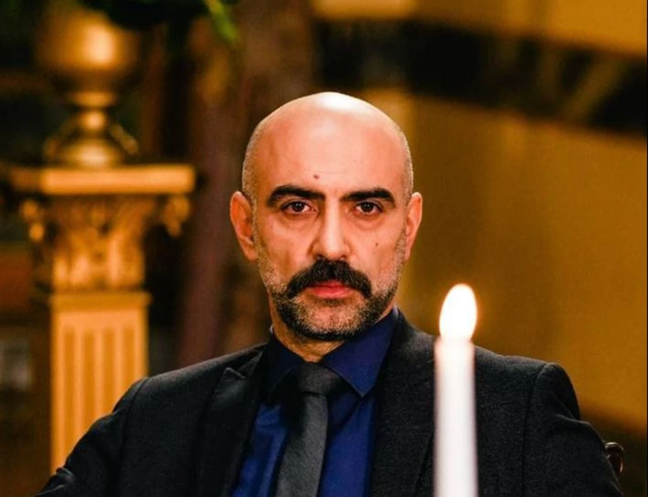 Hudutsuz Sevda, Mithat karakterini Erol Babaoğlu oynuyor