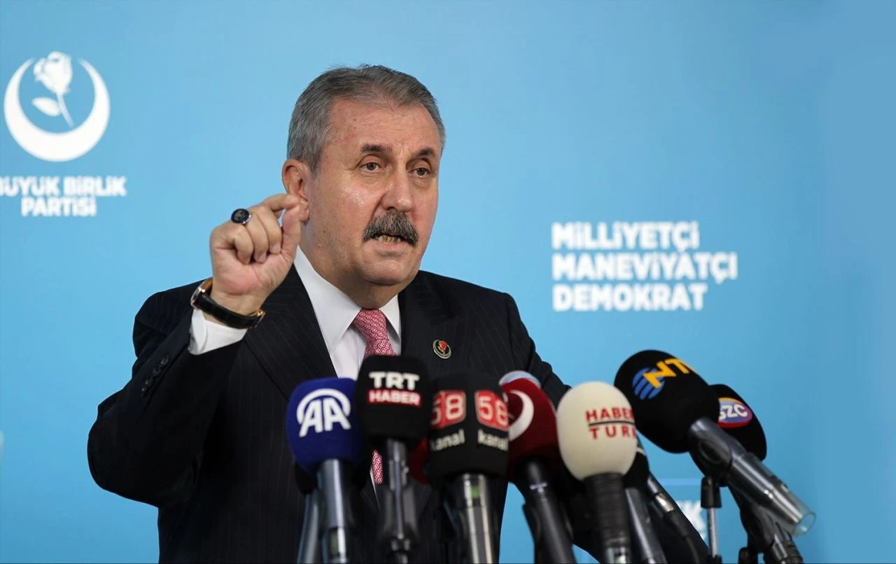 Son dakika |  Devlet Bahçeli'nin Öcalan çağrısı gündem oldu! DEM Parti'den ilk açıklama geldi - 9. Resim