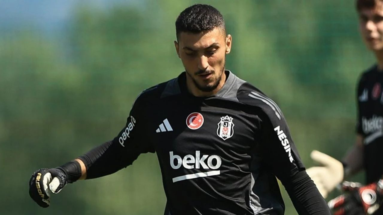 Beşiktaş&#039;ın kalecisi Göktuğ Baytekin 19 yaşında! İlk defa A takım ile oynayacak