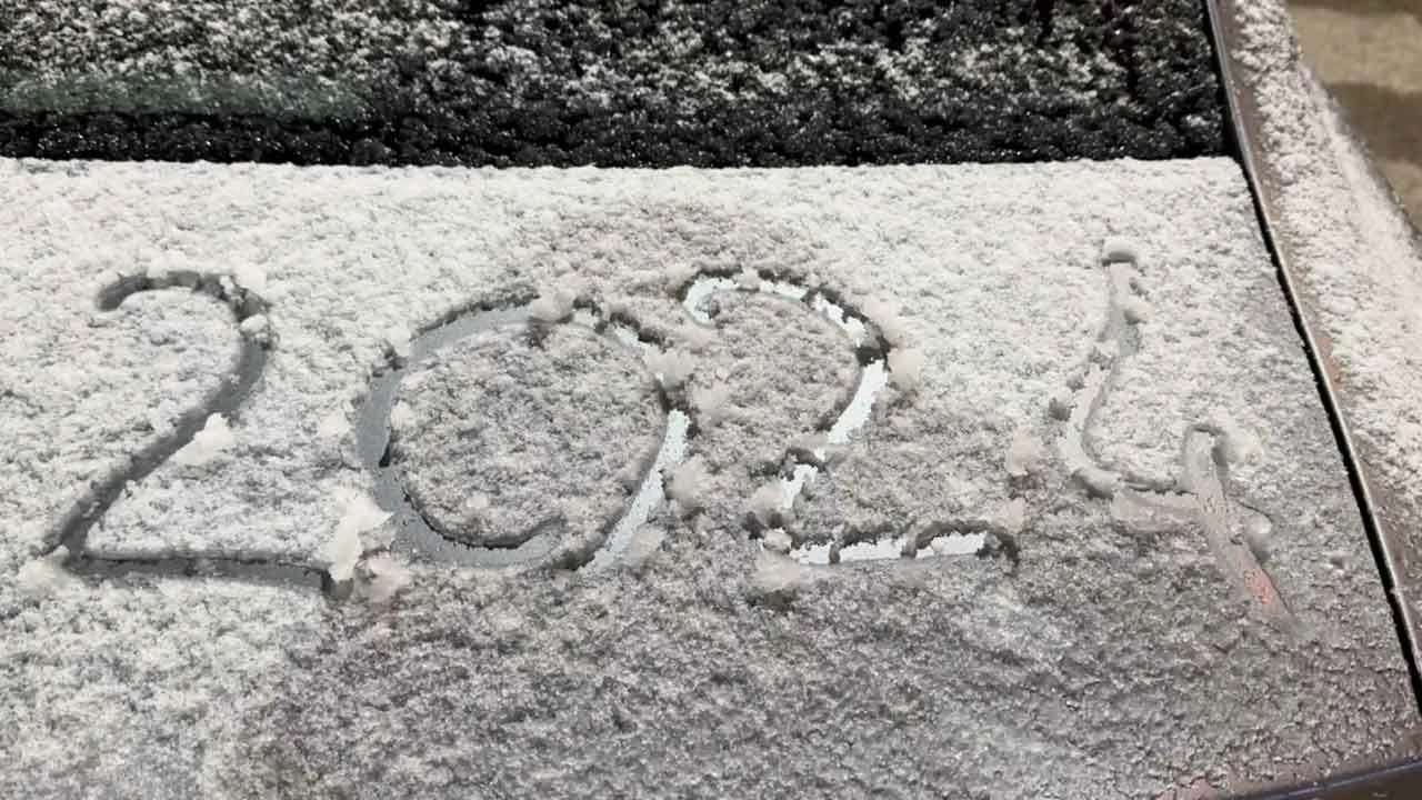 Kış erken geldi: Yüksekova'da lapa lapa kar yağışı başladı