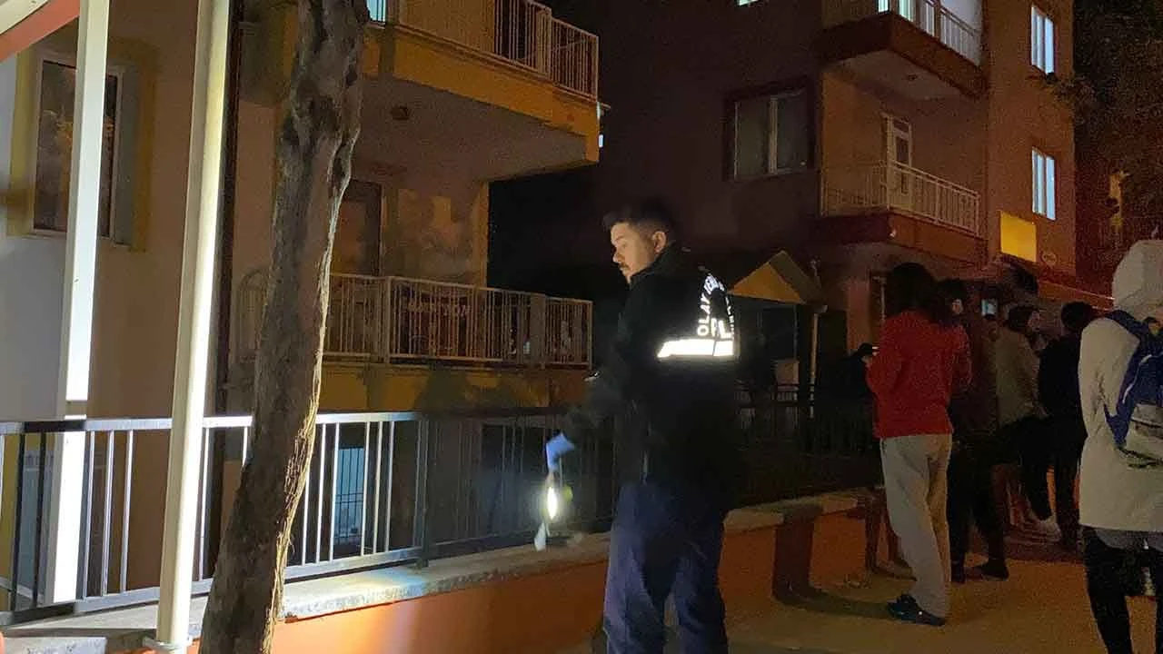 Öğrenci yurdunda korku dolu anlar! Çok sayıda biriktirilen çakmak gazı patladı - 2. Resim