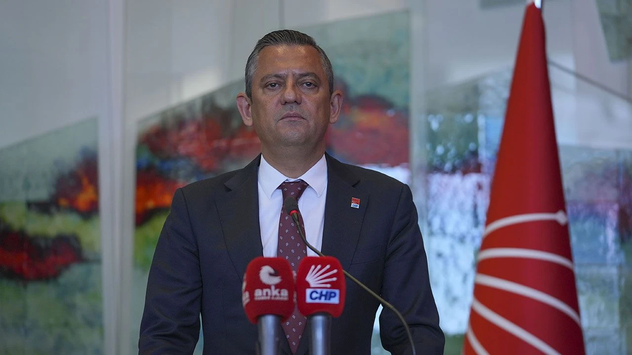 Son dakika | Özgür Özel, Devlet Bahçeli'nin Abdullah Öcalan çağrısına Diyarbakır'dan destek verdi - 1. Resim