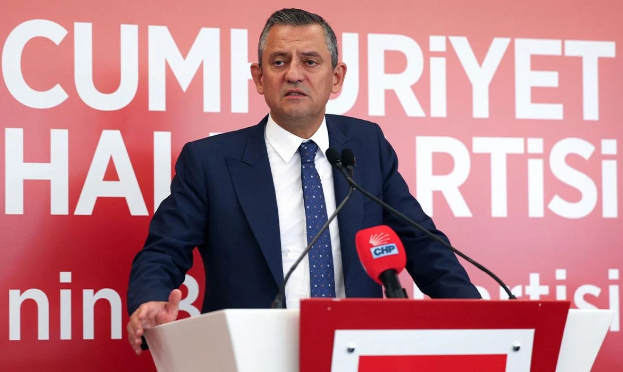 Son dakika | Özgür Özel, Devlet Bahçeli'nin Abdullah Öcalan çağrısına Diyarbakır'dan destek verdi - 2. Resim