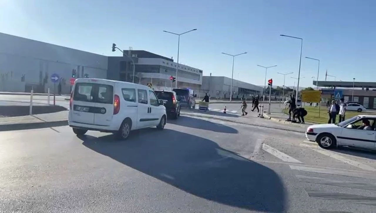 Son dakika | TUSAŞ'ta teröristlerle çatışma anı ortaya çıktı - 1. Resim