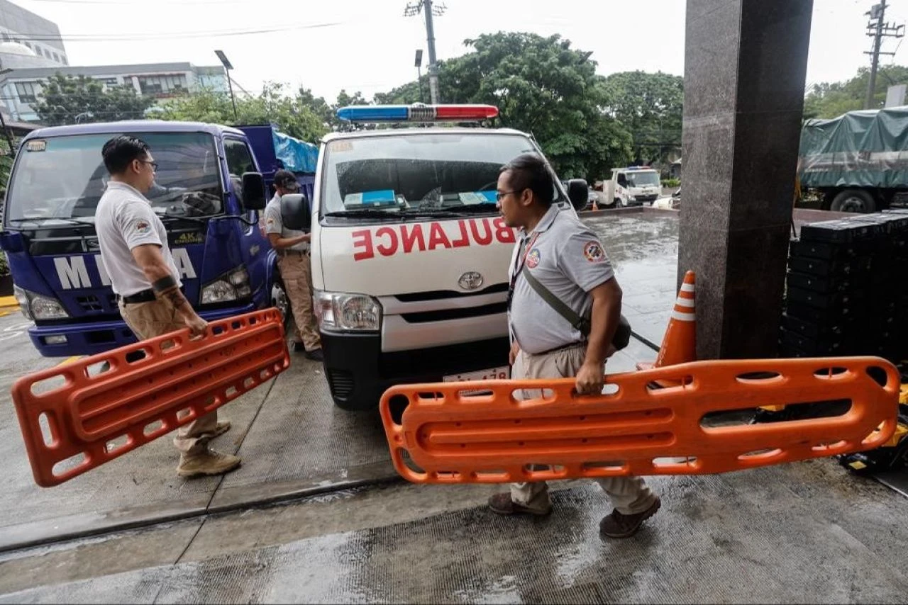 Trami Tropik Fırtınası ülkeyi yerle bir etti: Çok sayıda kişi hayatını kaybetti, arama kurtarma çalışmaları sürüyor - 3. Resim