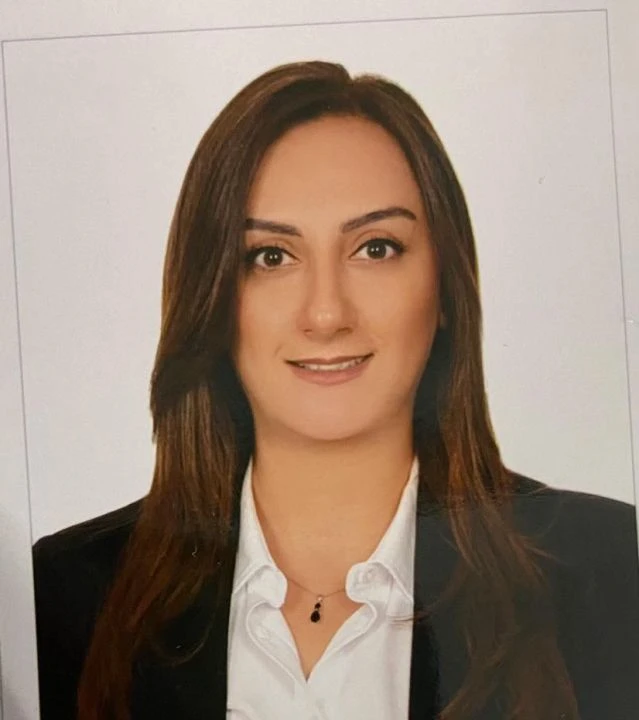 Eşinin gönderdiği çiçeği almak için aşağı inmişti: Evlilik yıl dönümünde şehit olan Zahide Güçlü'nün yürek yakan hikayesi!