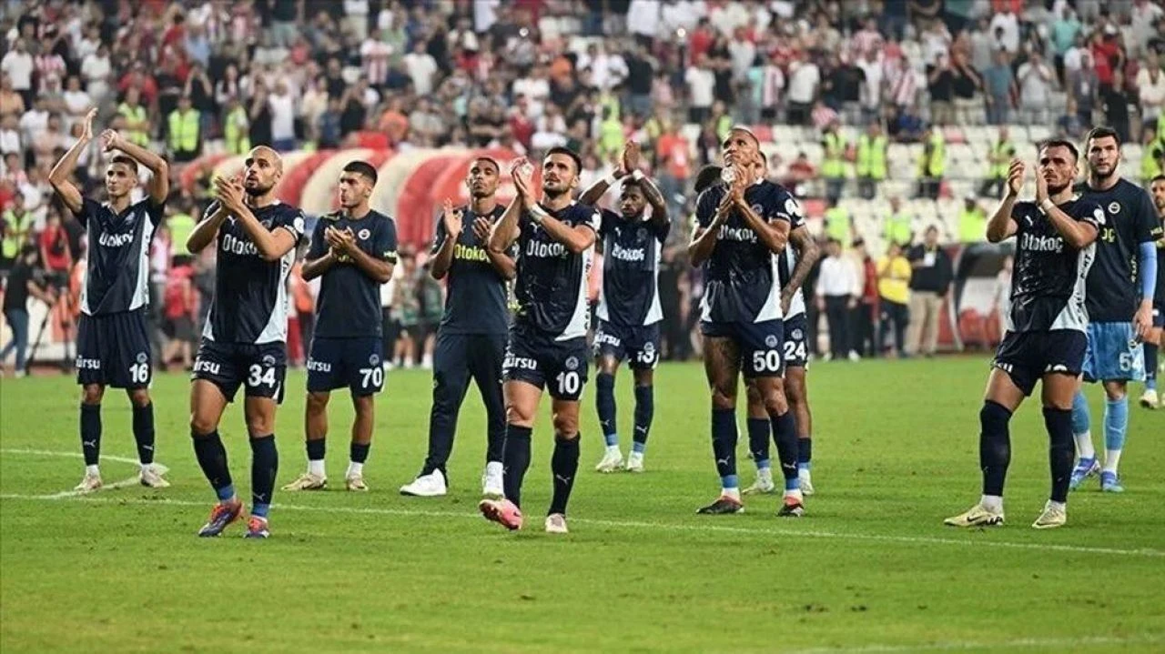 Fenerbahçe, Manchester United ile 1-1 berabere kaldı | UEFA Avrupa Ligi