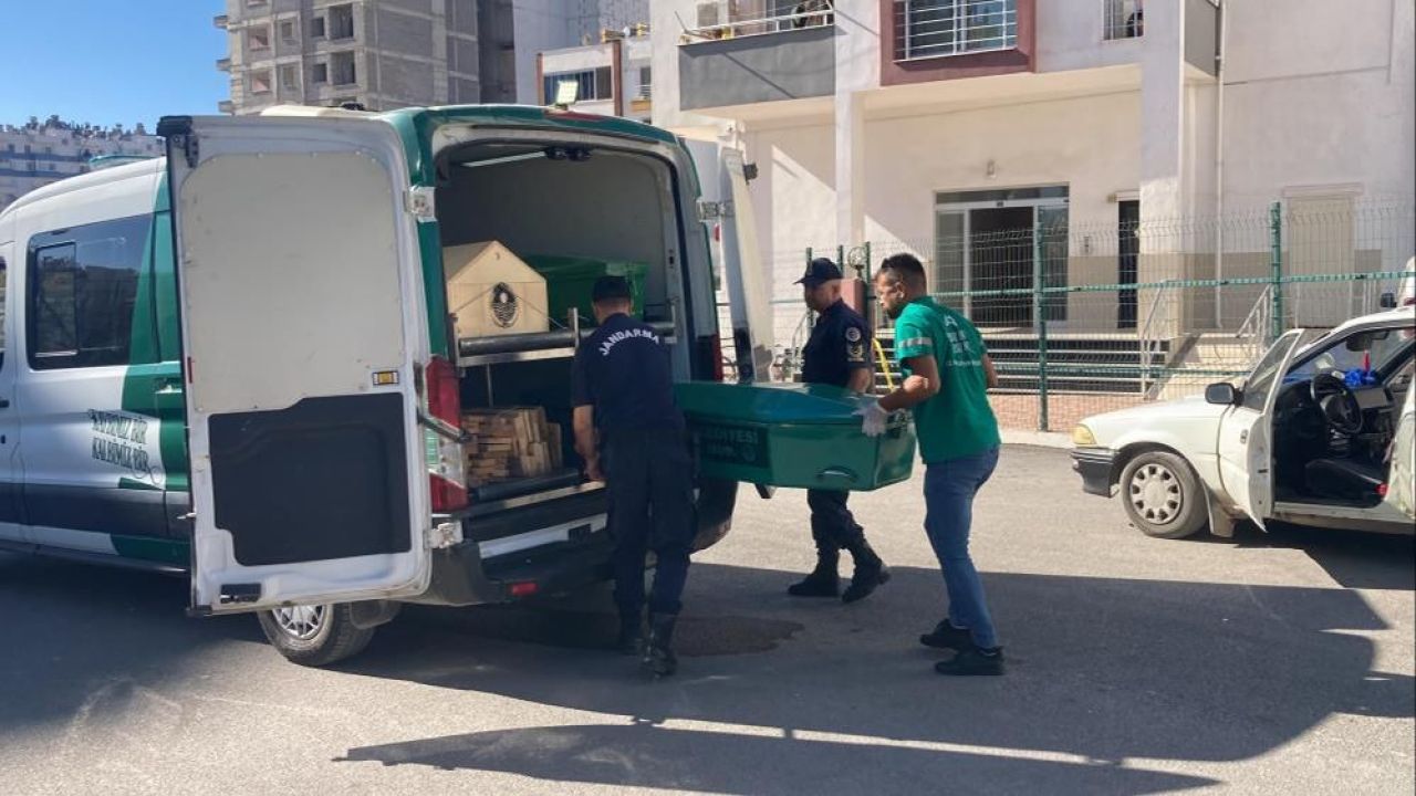 Mersin'de koca dehşeti! Karısını pompalı tüfekle katletti - 1. Resim