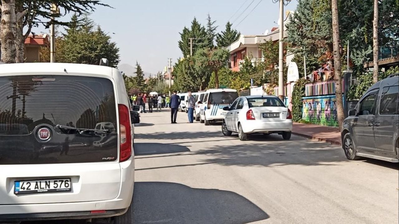 Polis memurunu 7 kez bıçakladı, savunması şoke etti - 3. Resim