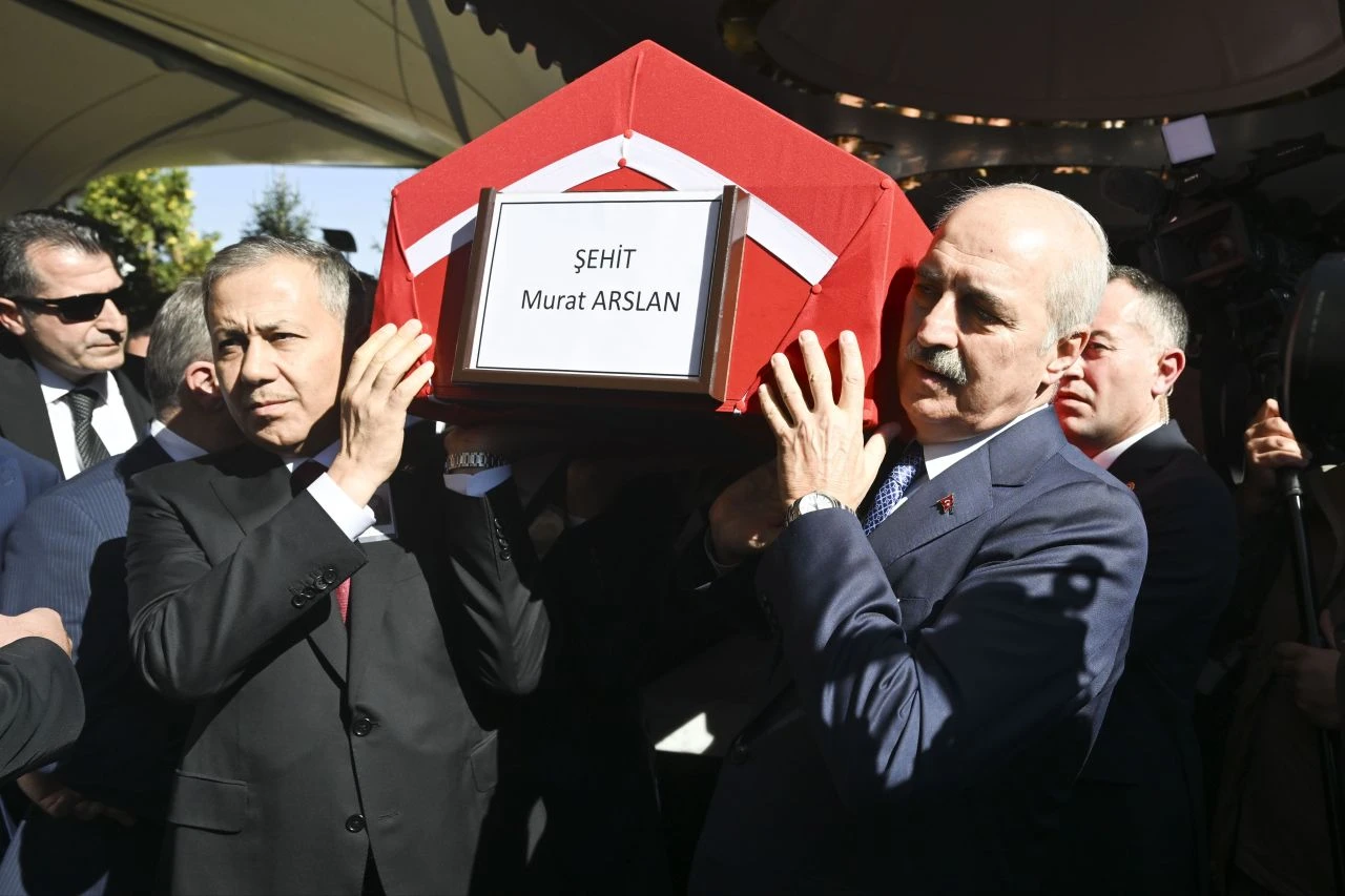 TUSAŞ şehitlerine veda! Cenazede kahreden anlar - 1. Resim