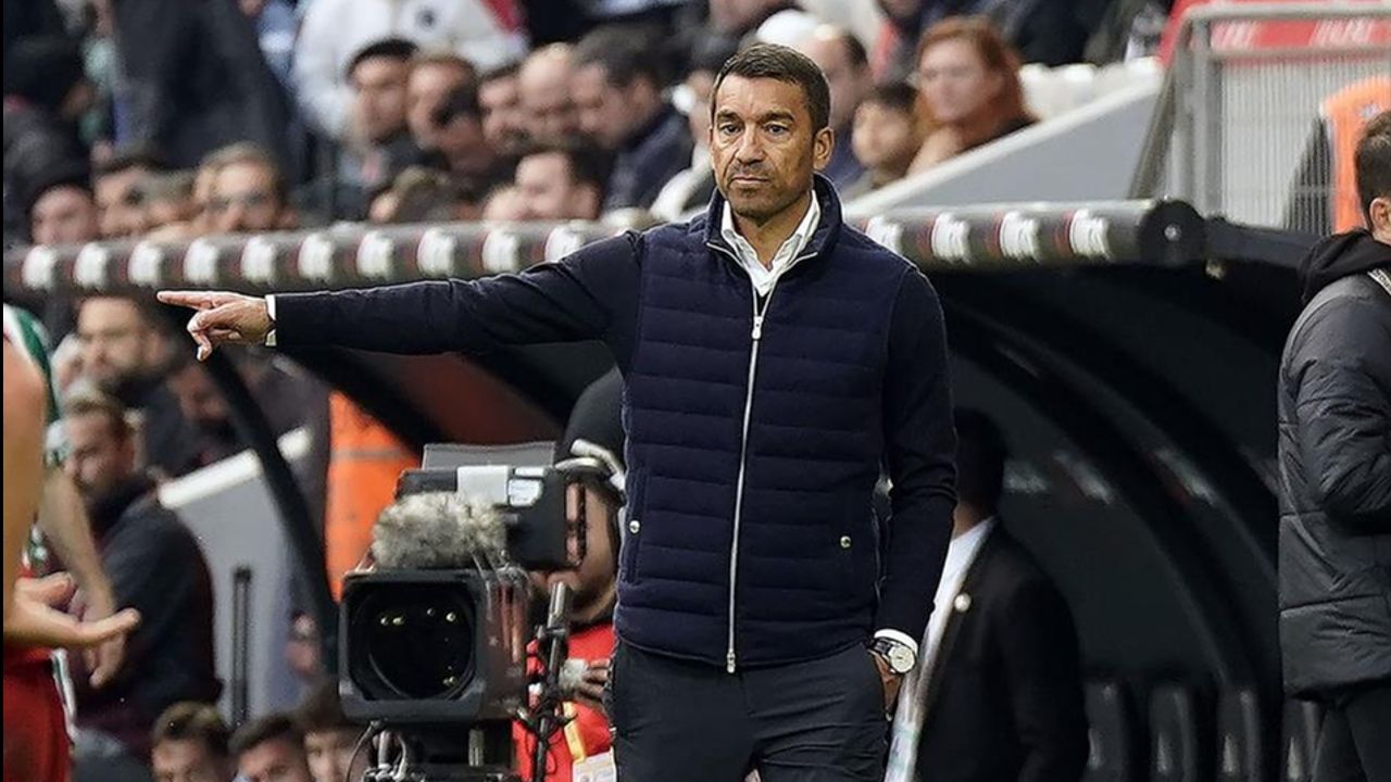 Giovanni van Bronckhorst, Süper Lig&#039;deki ilk derbisine çıkacak