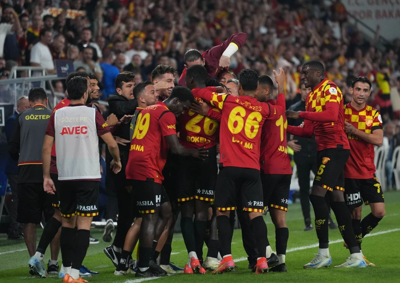 Göztepe 10 kişi oynadı! Trabzonspor'u 2-1'lik skorla geçti