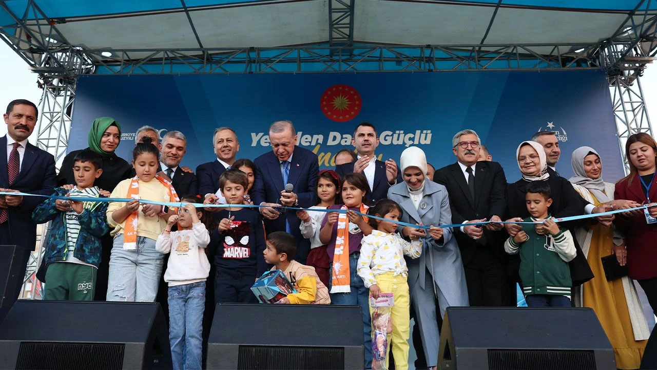 Son dakika | Cumhurbaşkanı Erdoğan'dan teröre karşı 'iç cephe' ve 'barış' vurgusu: Ülkemizdeki tüm araçları kullanacağız - 2. Resim