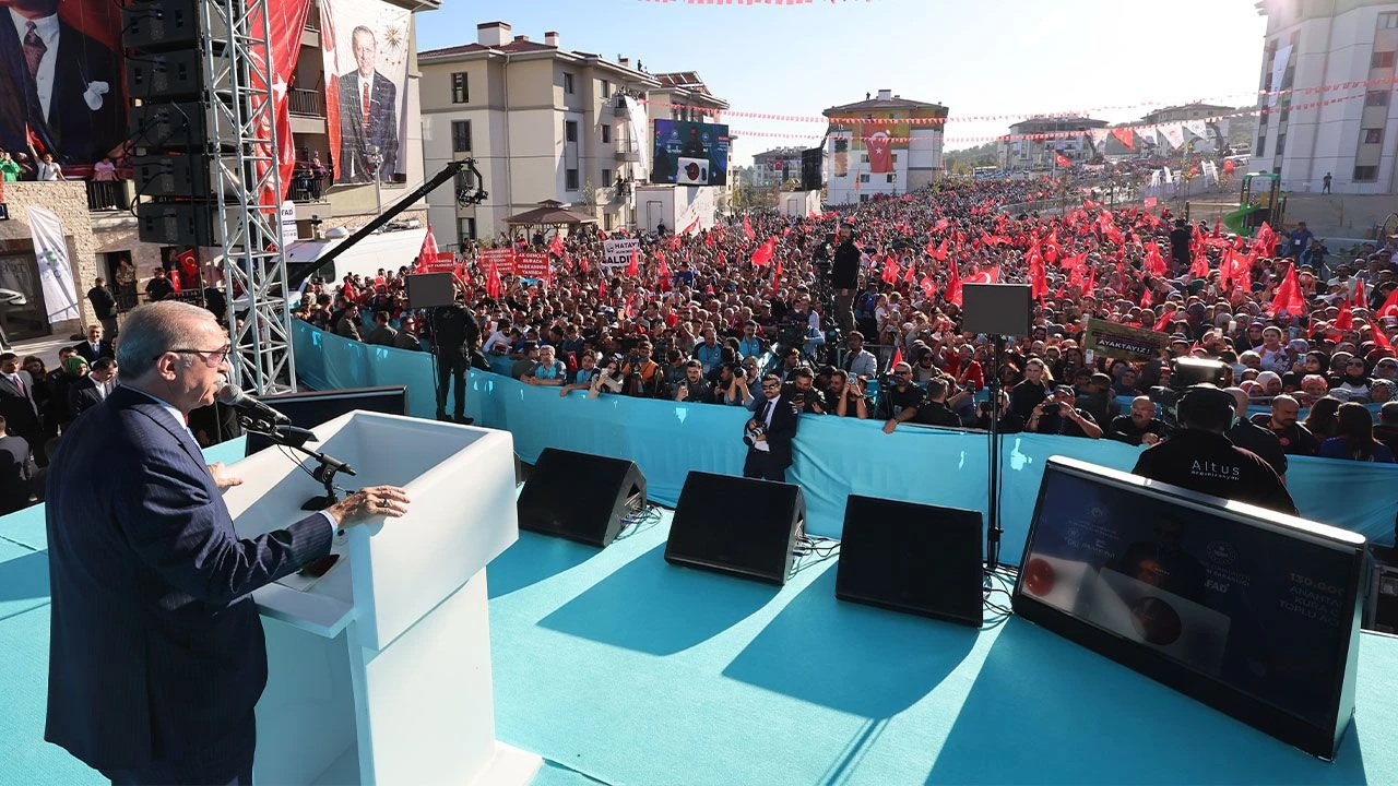 Son dakika | Cumhurbaşkanı Erdoğan'dan teröre karşı 'iç cephe' ve 'barış' vurgusu: Ülkemizdeki tüm araçları kullanacağız - 3. Resim