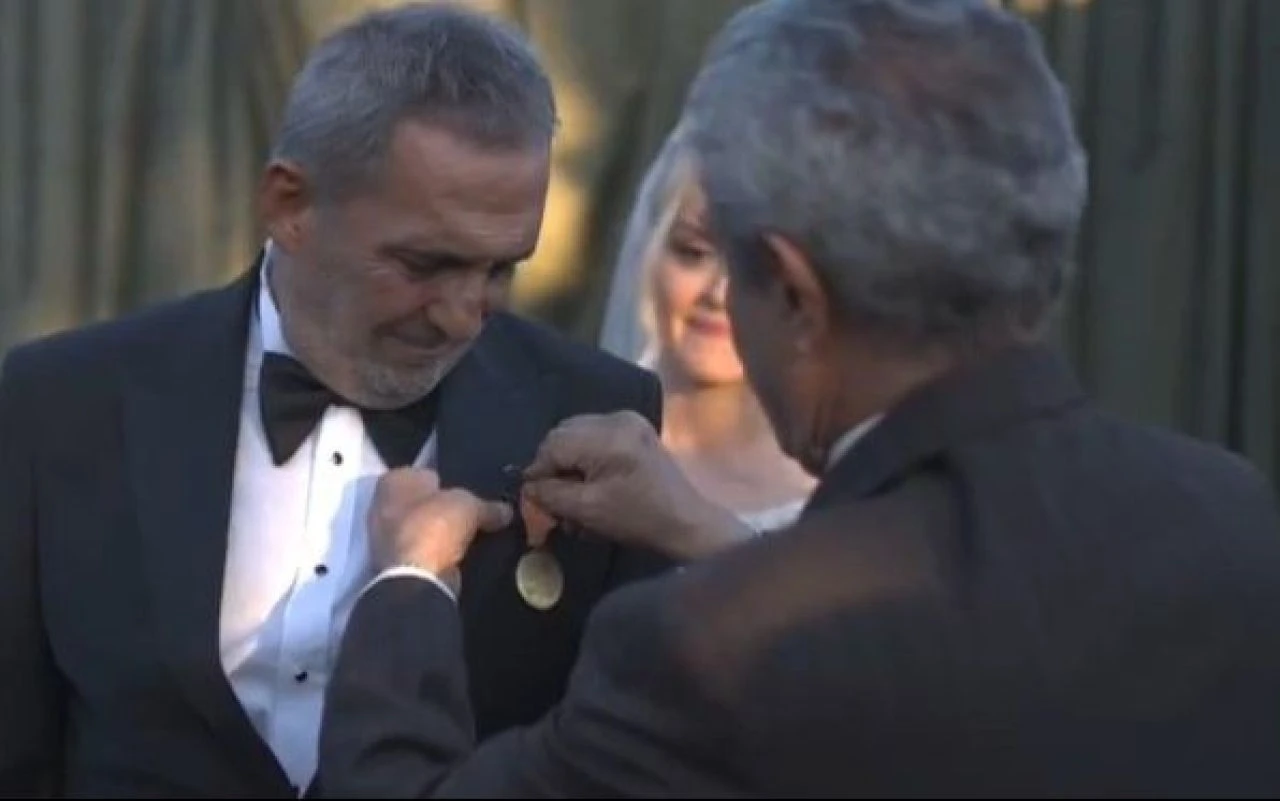 Yavuz Bingöl'e düğün hediyesi İstiklal Madalyası şaşırttı - 1. Resim