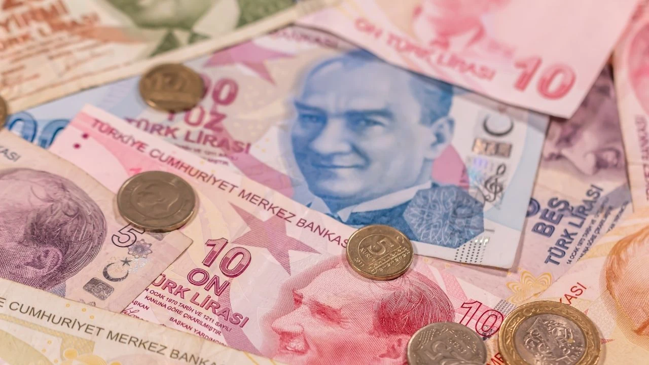 Bankalar nakit para toplama yarışına girdi! 1 milyon liranın 32 günlük getirisini duyan bankaya koşuyor - 9. Resim