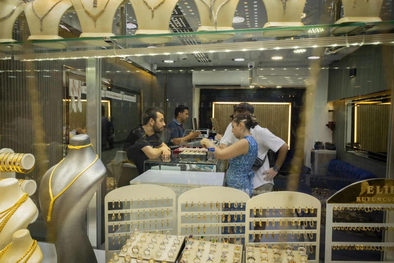 İslam Memiş bu sefer altın günü yapan kadınları uyardı: "Zarar ediyorsunuz"