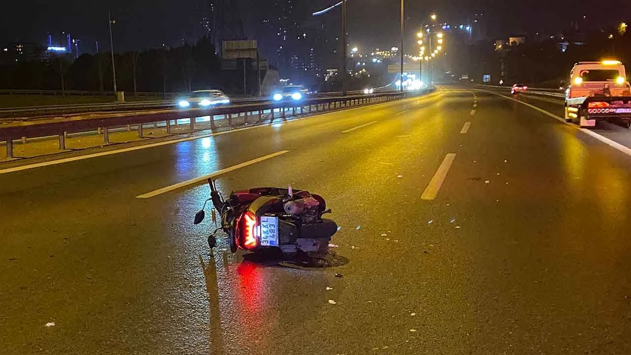 İstanbul'da motosiklet kazası: Yola savrulan 2 kişi öldü - 1. Resim
