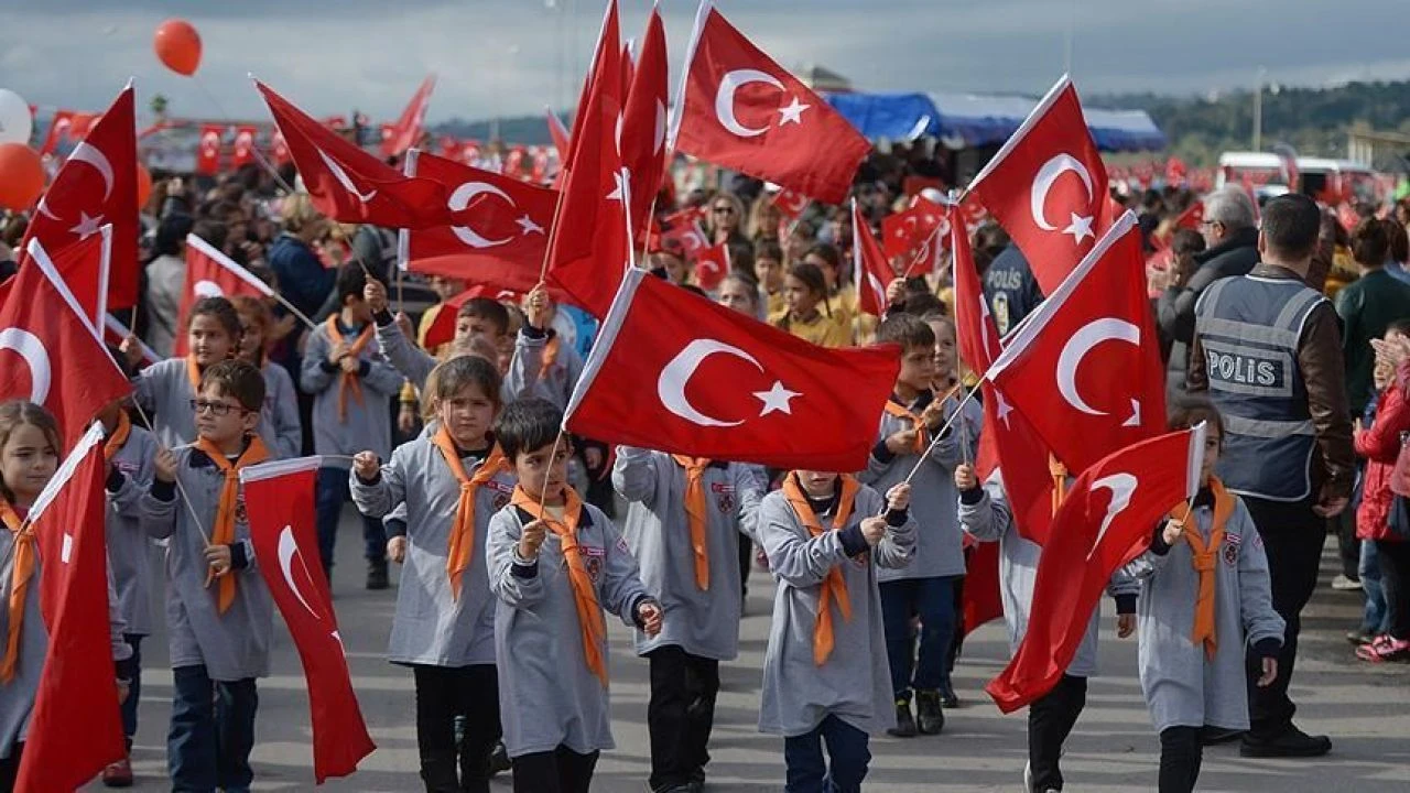 29 Ekim'de Adana'da düzenlenecek ücretsiz konserlerin programı belli oldu! Mor ve Ötesi geliyor - 1. Resim