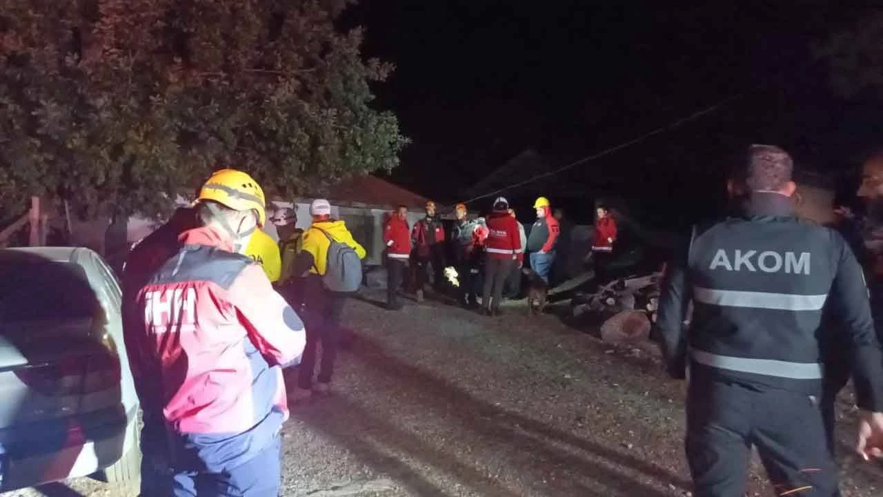 Adana'daki depremde ilk bilanço: 6 ev hasar gördü