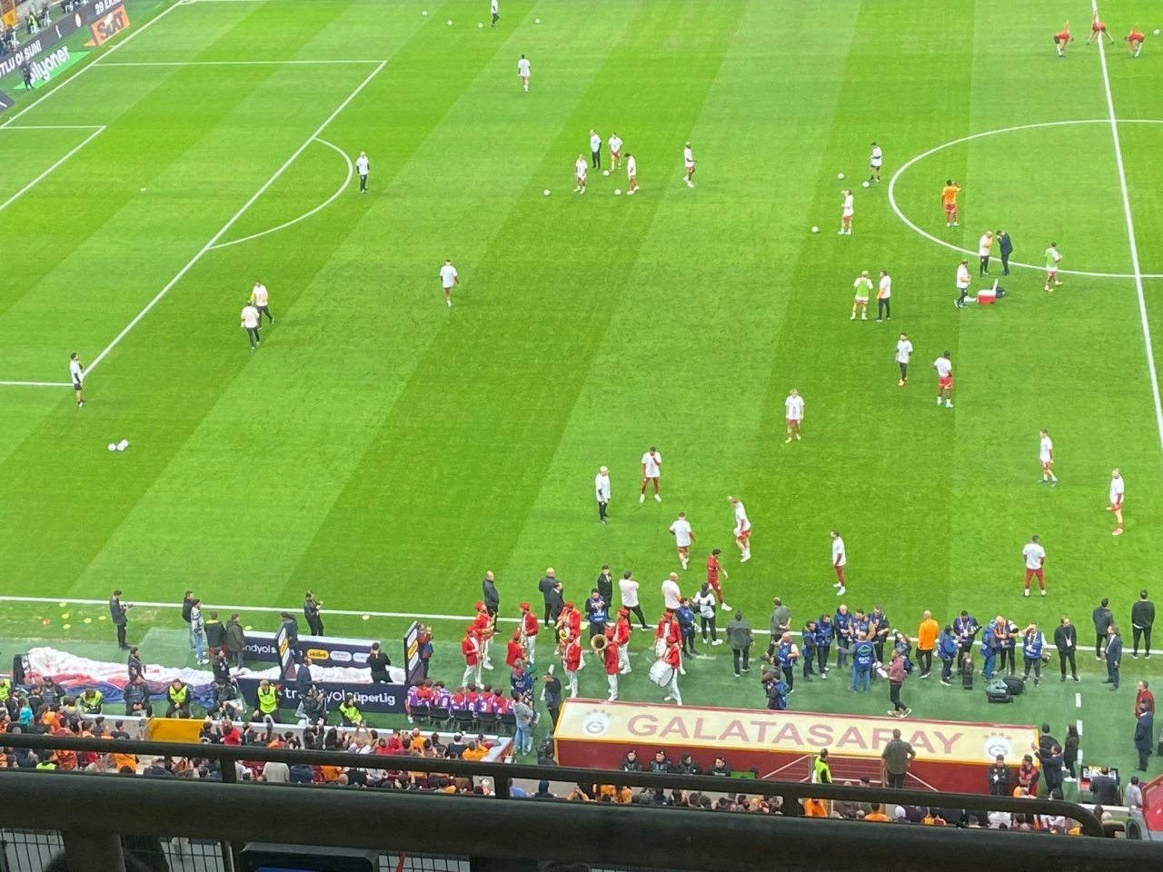 Derbi öncesi Cumhuriyet Bayramı şenliği!