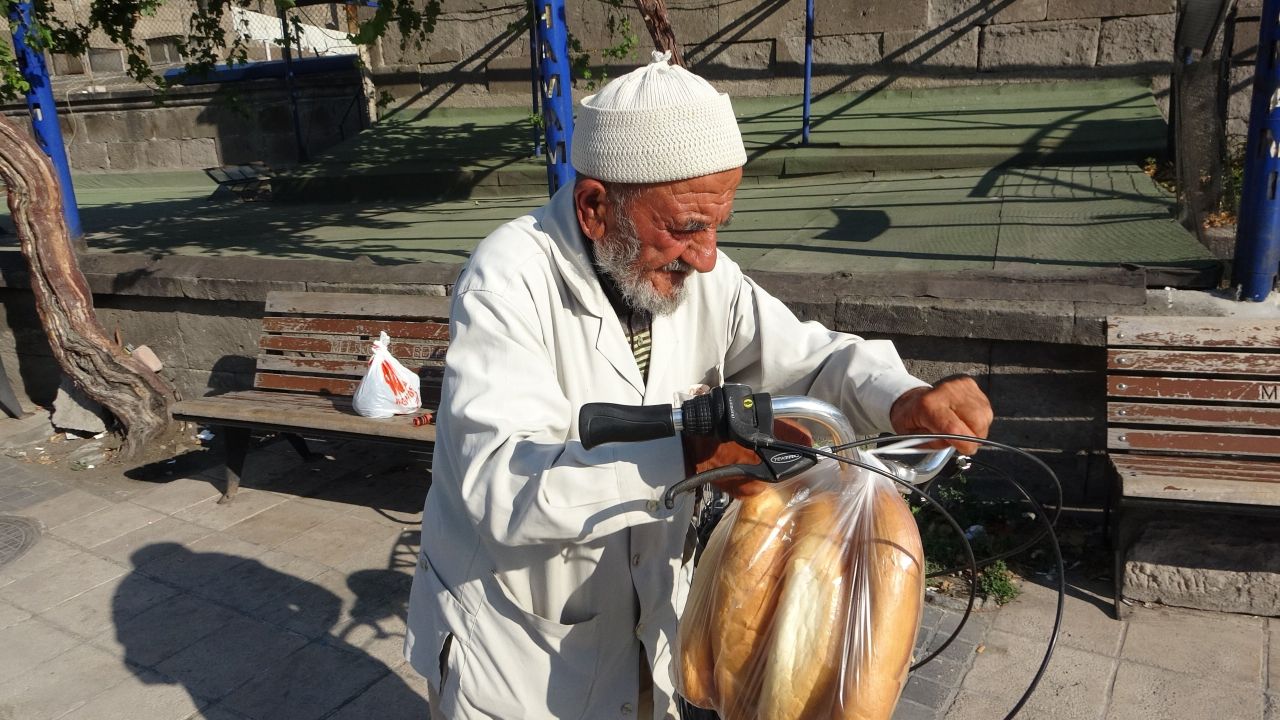 Emekliliğe karşı dededen ilginç çıkış: Emekli olmak isteyen enayi, Allah nasip etmesin! - 3. Resim