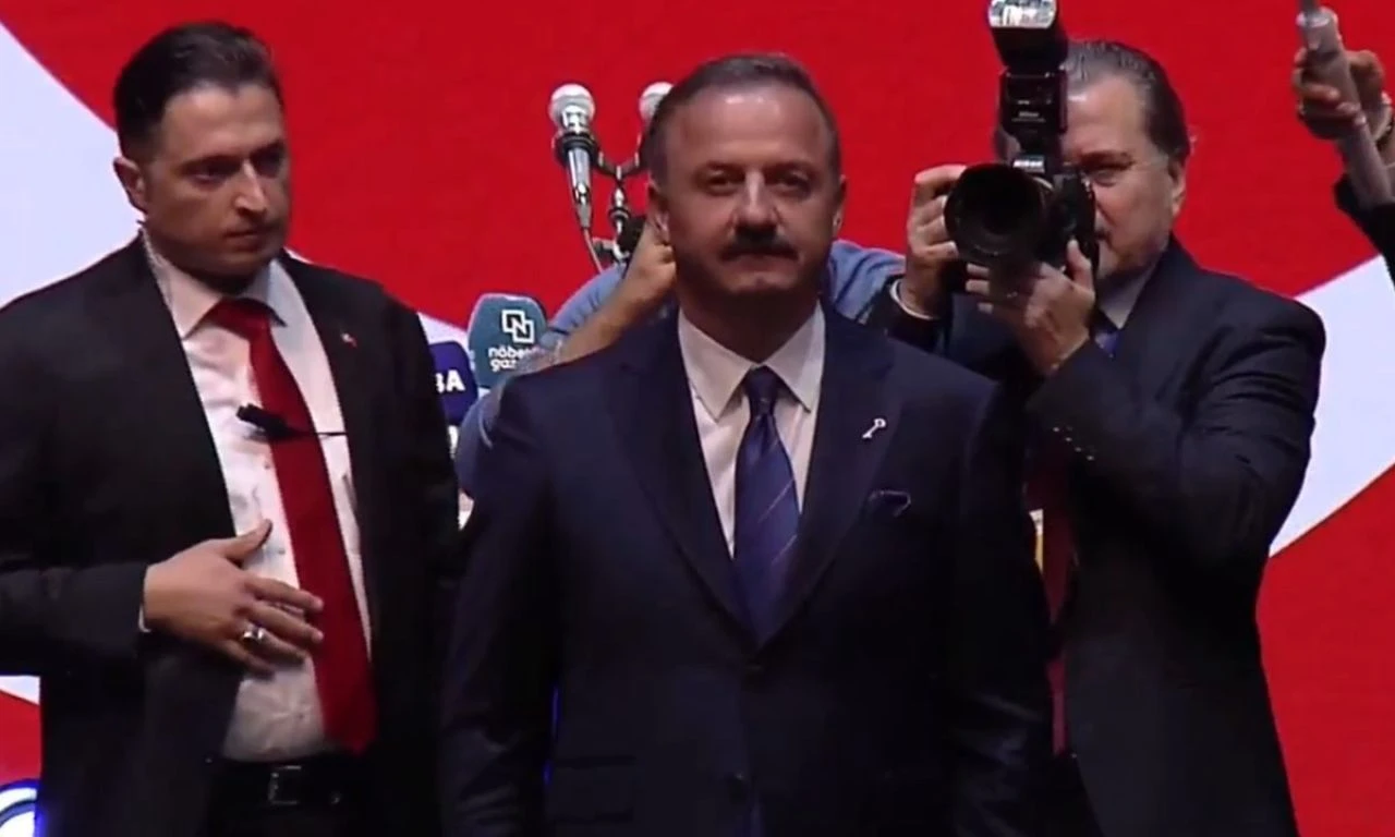 Son dakika | Yavuz Ağıralioğlu, Anahtar Parti'nin tanıtımında konuştu: Memleketin sorunları çözümsüz değil - 1. Resim