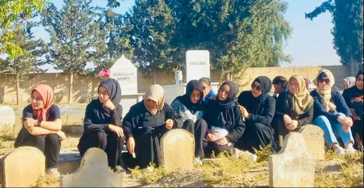 Su yerine alkol verilerek ölen bebek toprağa verildi! Entübe edilen 6 bebekten haber geldi - 6. Resim