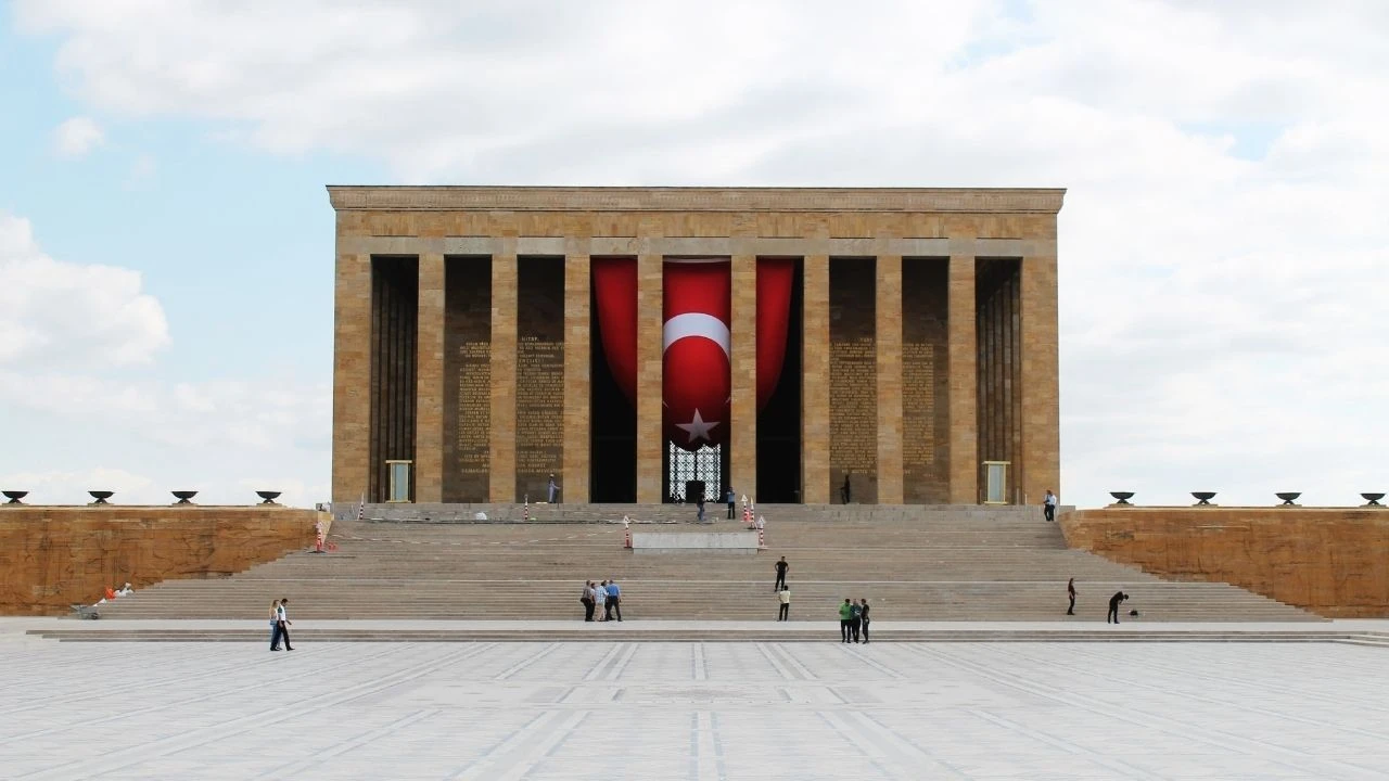 29 Ekim Anıtkabir saat kaçta kapanıyor belli oldu! Ziyaret saatleri 2024 - 2. Resim