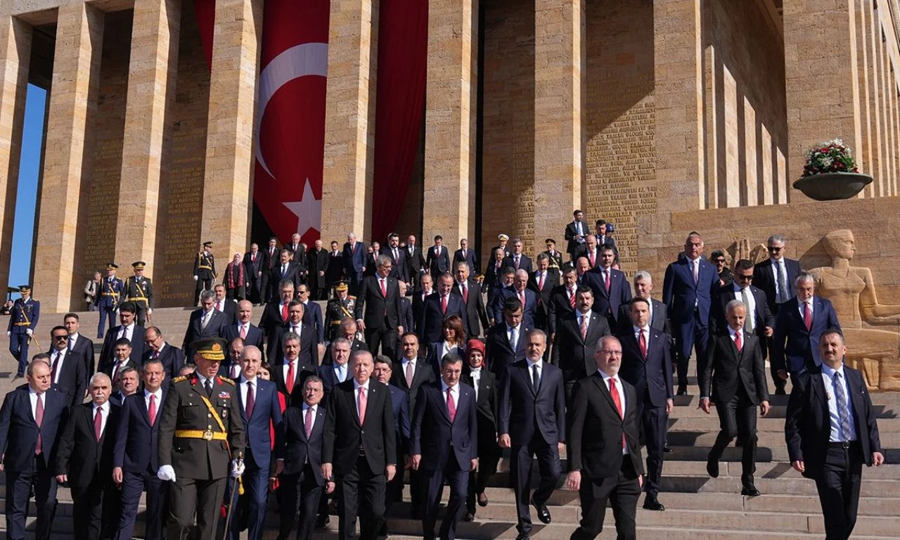 Son dakika | Cumhuriyetimiz 101 yaşında: Devlet erkanı Anıtkabir'i ziyaret etti! Erdoğan'dan çarpıcı mesaj - 3. Resim