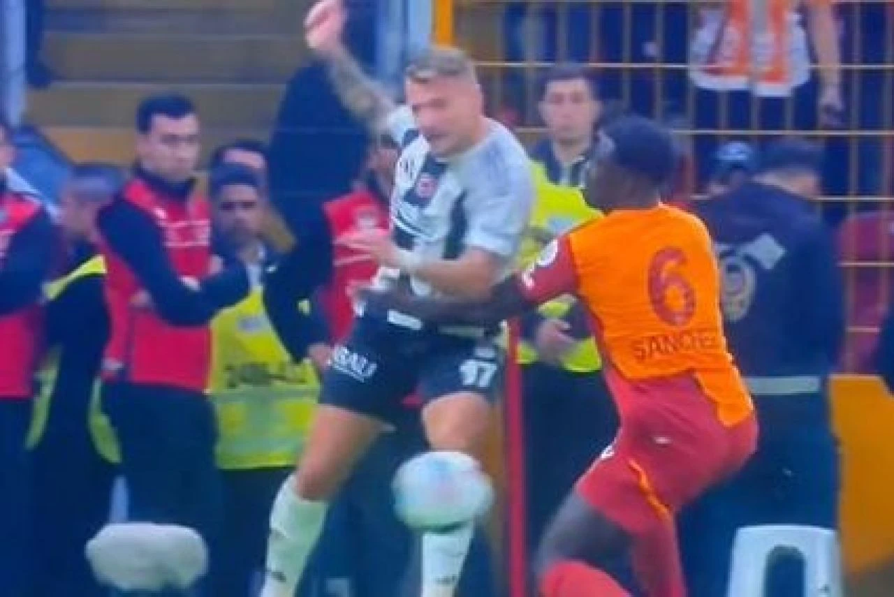 Trio ekibi Galatasaray - Beşiktaş derbisi hakem kararlarını yorumladı! Penaltı ve kırmızı kart var mı? - 2. Resim