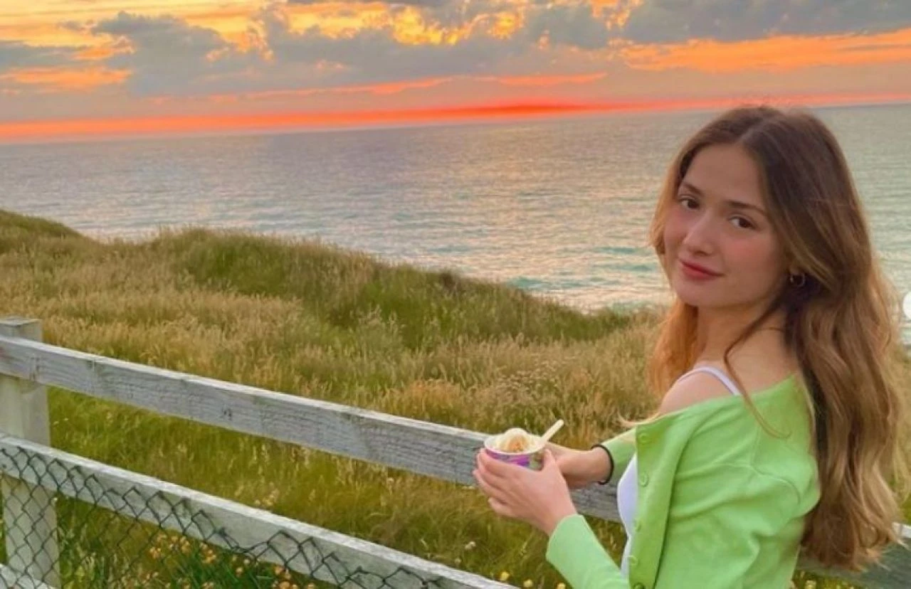 Aranan FETÖ'cü Mahmut Akpınar'ın kızı fenomen çıktı! 1 milyon aboneli Zeliha Akpınar videosunda babasını paylaştı