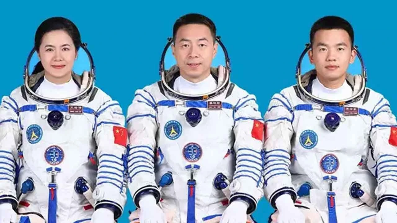 Çin'in Shenzhou-19 uzay görevi başladı: 3 taykonot uzaya fırlatıldı - 1. Resim