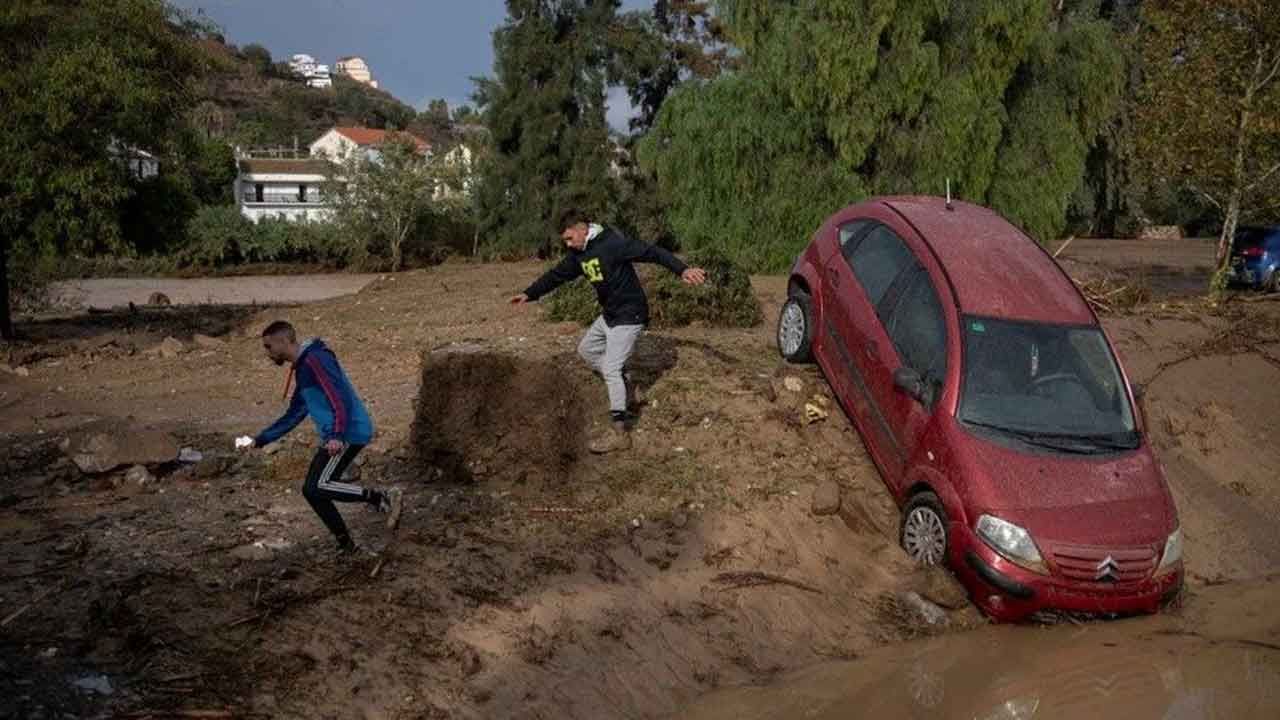 İspanya’da fırtına ve sel felaketi: 4 kişi kayıp